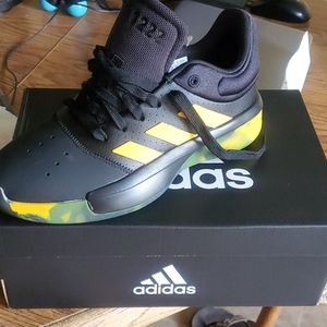 Adidas Pro Adversary Low